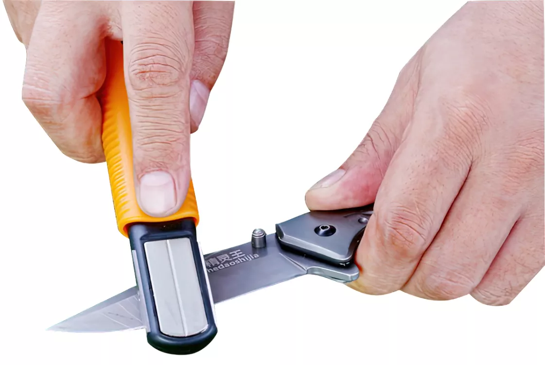 Wielofunkcyjna ostrzałka diamentowa do noży i sekatorów.